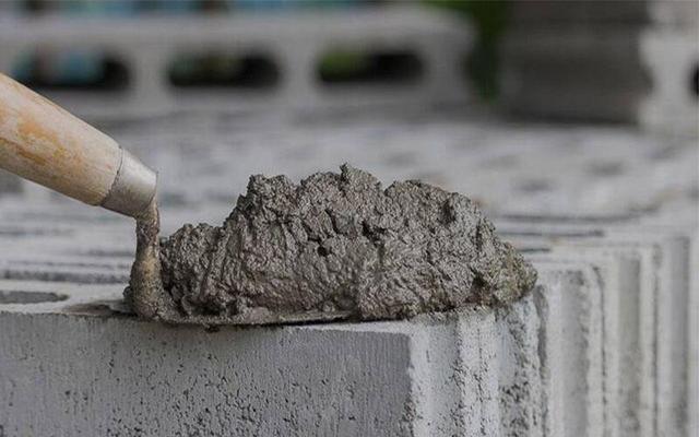 انتقاد فعالان اقتصادی خراسان رضوی از عرضه سیمان در بورس و کاهش کیفیت ساختمان‌سازی