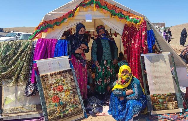 صنایع دستی بانوان عشایر در مسیر فروش الکترونیکی است