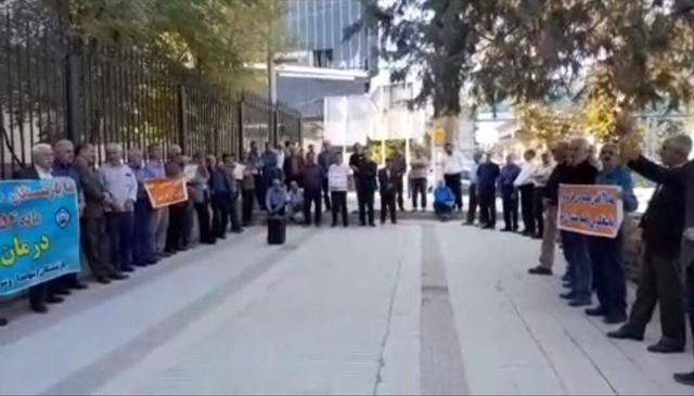 بازنشستگان کرمانشاه خواستار توجه بیشتر به مشکلات معیشتی شدند