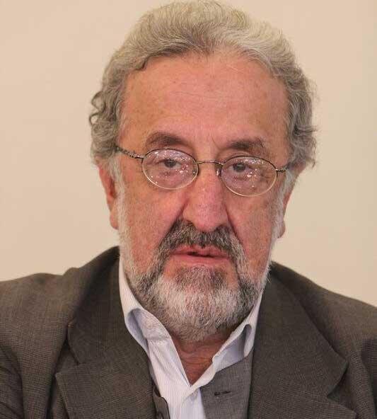 رئیس جمهوری که خود را قانون می‌داند