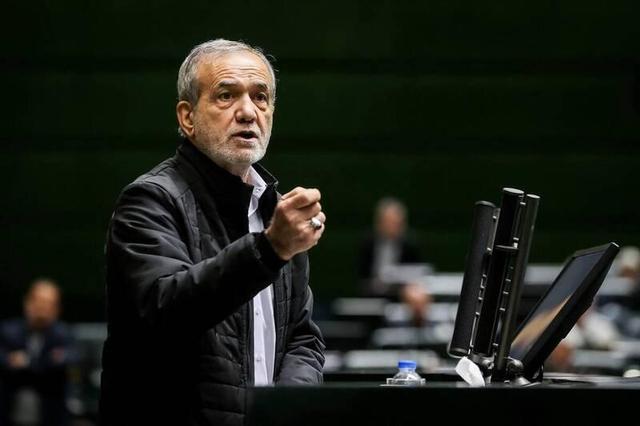 فیلم/ پزشکیان: می‌گویند حقوق را زیاد کنید از کجا پول بیاورم؟