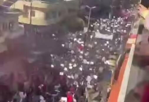 فیلم/ تظاهرات مسالمت آمیز اهالی سوریه علیه سرکوبگری‌های جولانی