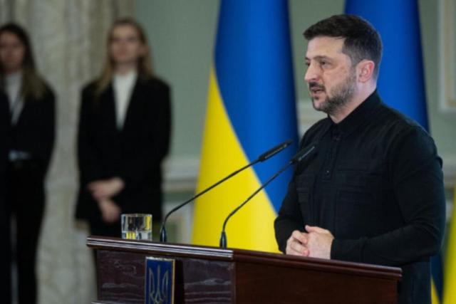 زلنسکی: مردم اوکراین خواهان عقب‌نشینی از دونباس نیستند