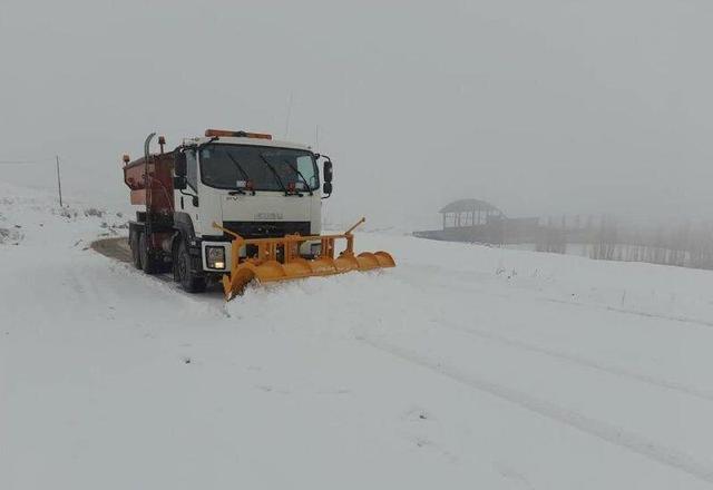 محورهای مسدود آذربایجان غربی بازگشایی شد