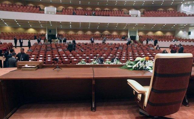 آغاز طوفانی جلسه پارلمان عراق برای انتخاب هیئت رئیسه