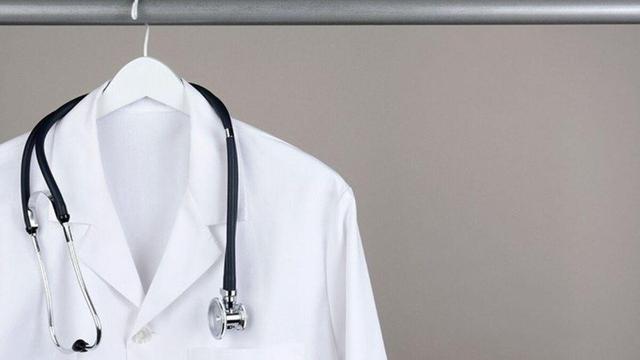 وزارت بهداشت: سیاست‌های غلط، کمبود پزشک را رقم می‌زند