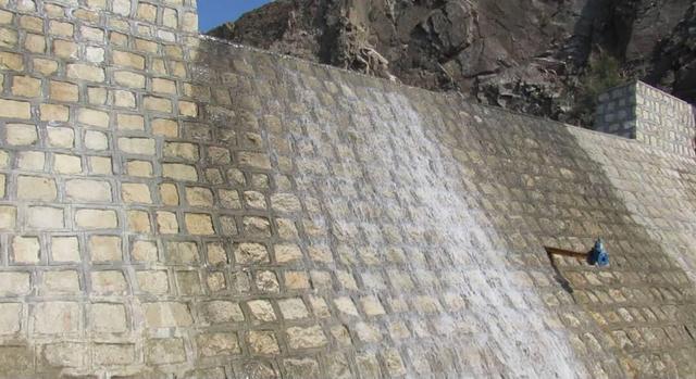 اهمیت سازه‌های آبخیزداری در بشاگرد؛ از کنترل سیلاب تا رونق کشاورزی