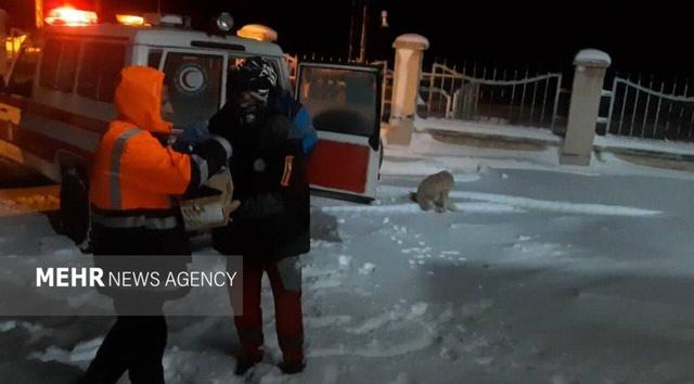 قلیزاده: ۲۷ مسافر در محور اسالم- خلخال اسکان اضطراری شدند