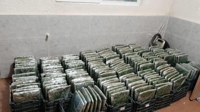 ناکامی قاچاقچیان در انتقال ۲۳۵ کیلو مواد مخدر در هرمزگان