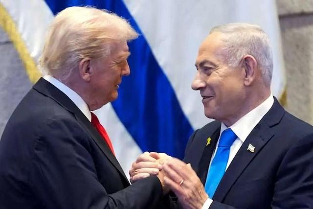 ببینید | ذوق‌زدگی ترامپ از دریافت جایزه اسرائیل