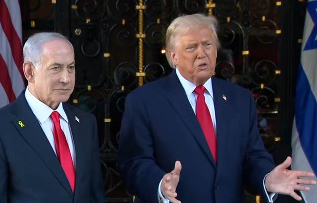 ترامپ: امیدوارم ایران به سمت بازسازی هسته‌ای نرود