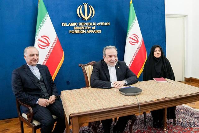 گفت‌وگوی عراقچی با کارکنان سفارت ایران در ونزوئلا