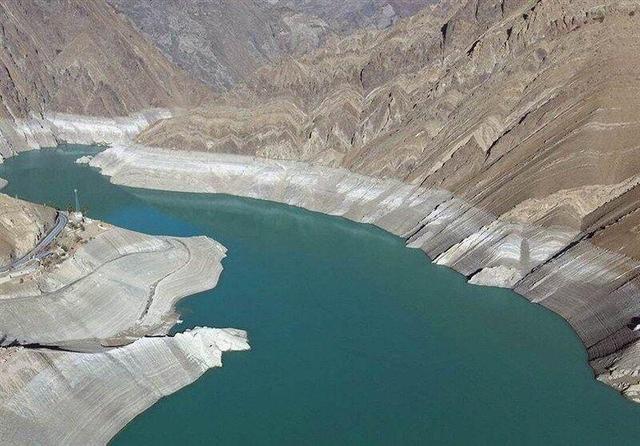 ذخیره ۱۹۵ میلیون مترمکعب آب سیلاب در سد استقلال میناب