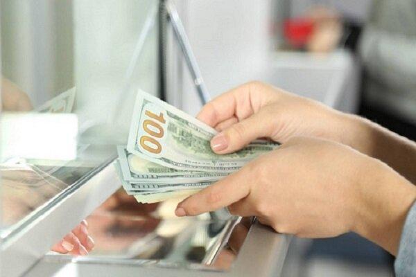 قیمت دلار اسکناسی دولتی به ۱۲۴ هزار تومان رسید