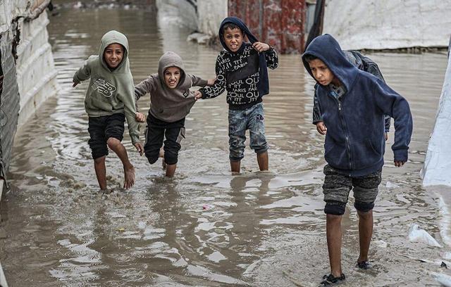 هشدار شهرداری غزه در مورد وخامت اوضاع بهداشتی وزیست محیطی