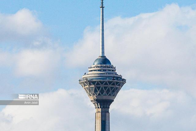 تخفیف ۵۰ درصدی برج میلاد تهران به مناسبت روز پدر