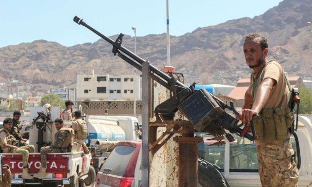 شخصیت یمنی وابسته به عربستان: امارات نقش اساسی در حمایت از شورای انتقالی جنوب یمن دارد