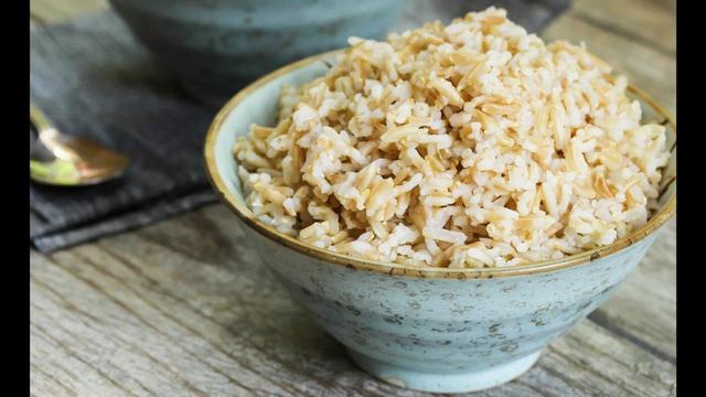 نکات مهم درباره برنج قهوه‌ای و سفید که باید بدانید
