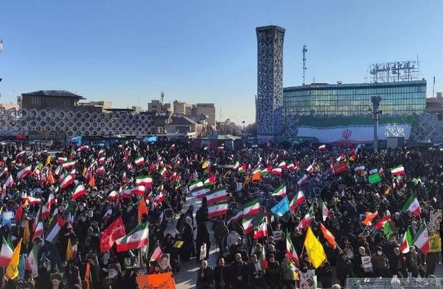 فیلم/ برگزاری مراسم ۹ دی در میدان امام حسین(ع) تهران