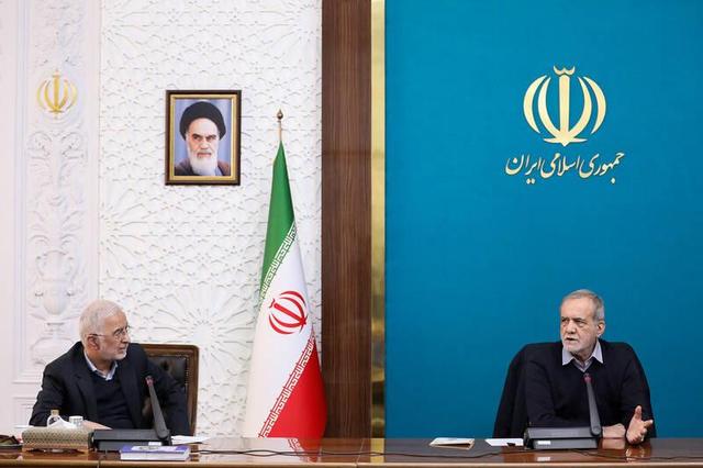 فیلم/ پزشکیان: برای حل مشکلات اصناف تلاش میکنیم