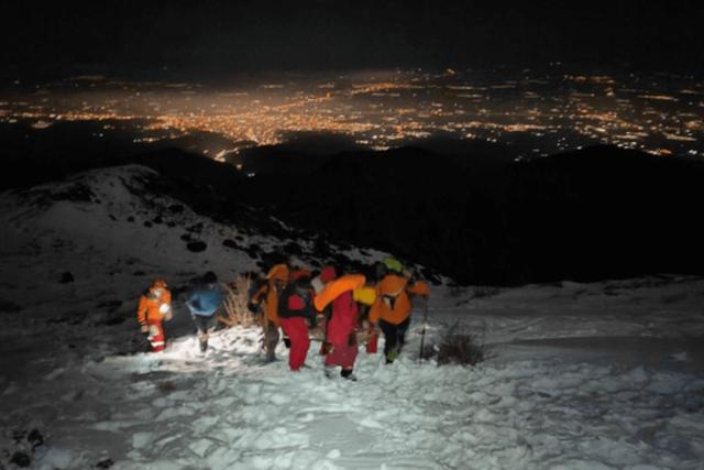 7 کوهنورد با کمک آتش‌نشانی و هلال‌احمر نجات یافتند