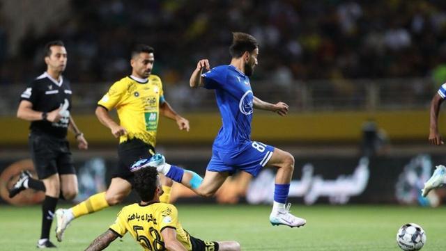 تاج علیه شایعات؛ سپاهان - استقلال با حضور تماشاگران