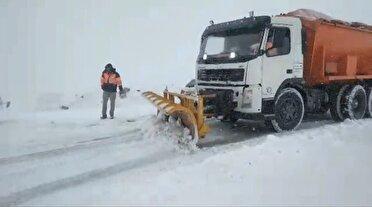 مسافران زنجیر چرخ وتجهیزات زمستانی به همراه داشته باشند