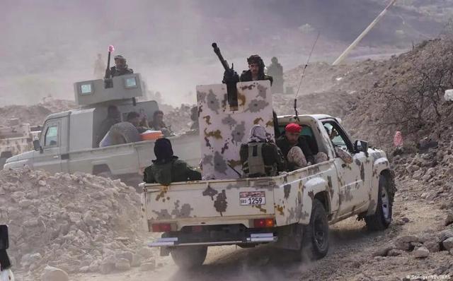 اخباری از عقب‌نشینی نیروهای وابسته به امارات از برخی پایگاه‌ها