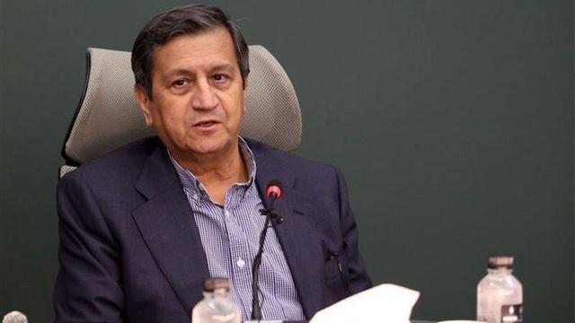 اولین اظهارات همتی بعد از بازگشت به بانک مرکزی/ قول می دهم بازار ارز به ثبات برسد