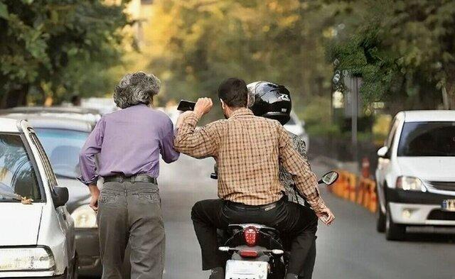 پایان کار باند گوشی‌قاپی در تهران/ اعتراف به ۷۰ سرقت