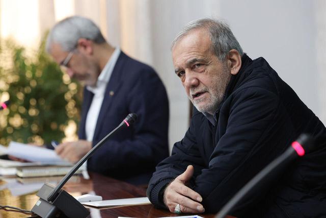 پزشکیان: رضایت خواص بدون رضایت مردم پایدار نیست