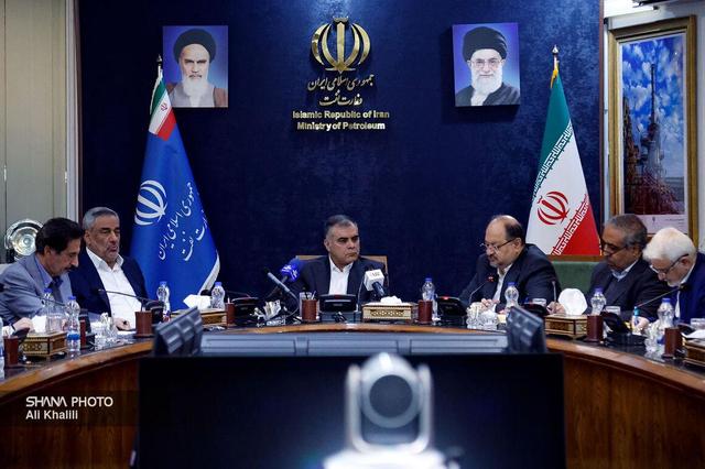 نشست هم‌اندیشی وزیر نفت با فعالان صنعت پتروشیمی