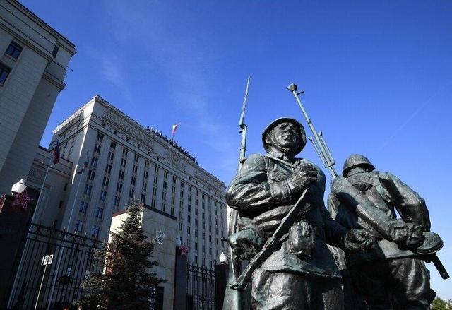 مسکو:پهپادهای اوکراینی از «سومی و چرنیه‌ف» به اقامتگاه پوتین شلیک شدند