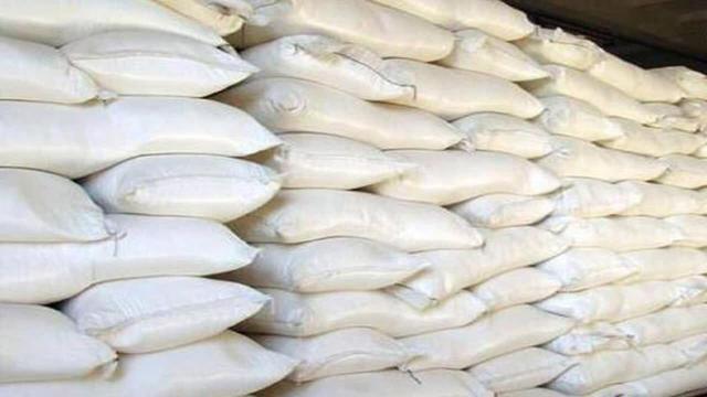 انبار احتکار آرد در بروجرد کشف شد