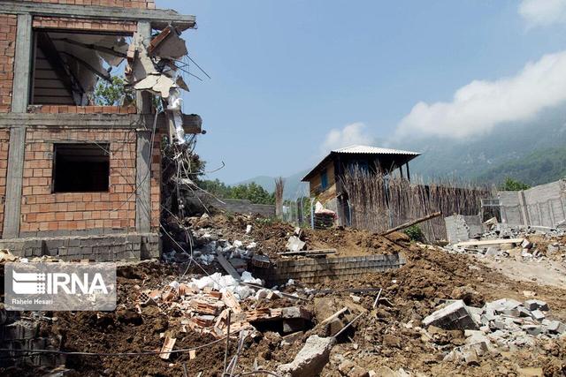 ۴۲۰۰ متر مربع ساخت و ساز غیرمجاز در ساری تخریب شد