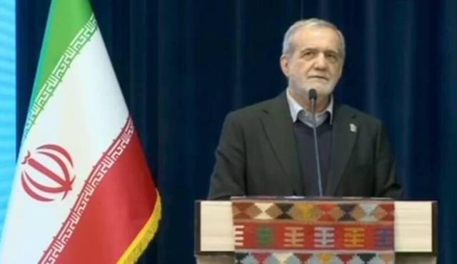 فیلم/ اعتراض یک فعال اقتصادی در حضور رئیس جمهور