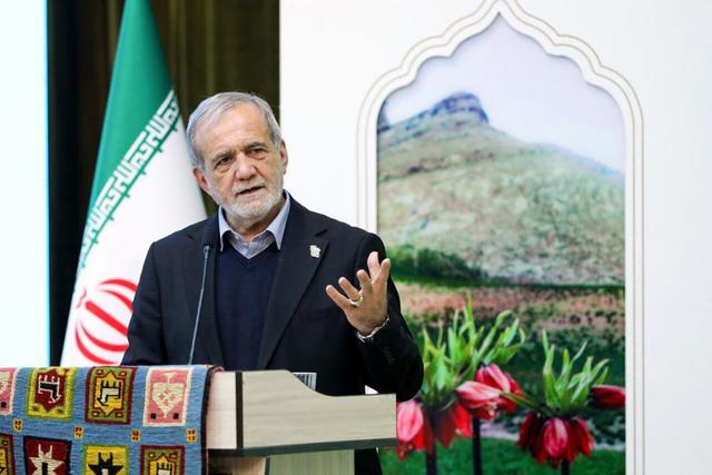 پزشکیان:اگر حرف حق را بپذیریم،جایی برای اختلاف نمی ماند/ سیاست بدون عدالت محکوم به مرگ است