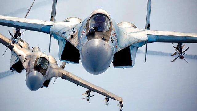 «مانور کبرا» در آسمان تهران | سلطان جنگ‌های هوایی در راه ایران | بزرگترین مشتری جنگنده‌های سوخو Su-۳۵