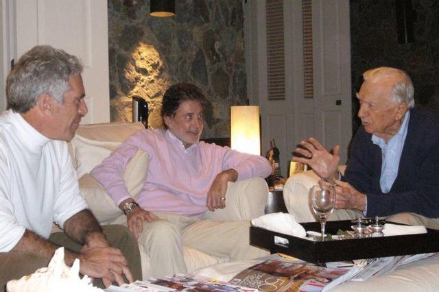 بیش از ۵ میلیون صفحه از پرونده‌های اپستین معطل ۴۰۰ وکیل وزارت دادگستری آمریکا