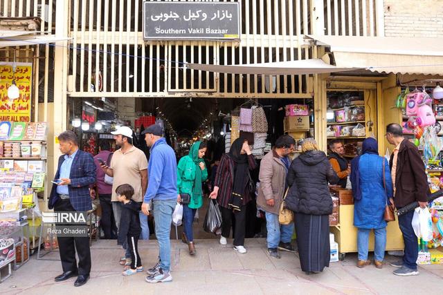 تاکید بازاریان شیراز بر لزوم مقابله با سوءاستفاده دشمن از اعتراضات معیشتی