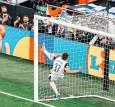 فیلم/ یک نجات دروازه کم نظیر در زمین فوتبال