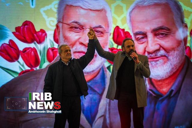 مراسم بزرگداشت سردار سلیمانی؛ از حضور پزشکیان و محسنی اژه ای تا حجاب متفاوت یک خانم در مراسم + تصاویر