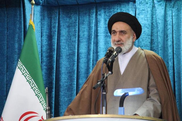 امام جمعه شهرکرد: دولت برای عبور از موانع نیازمند همراهی مردم است
