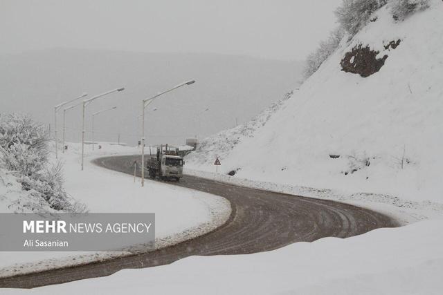 بارش شدید برف در گردنه حیران آستارا