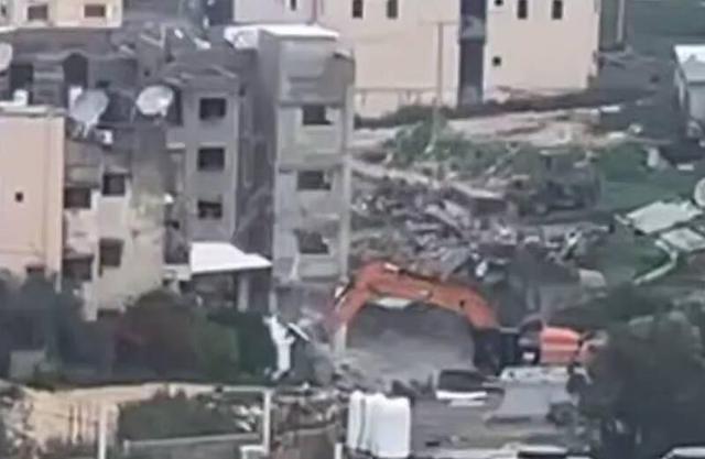 فیلم/ تخریب خانه‌ یک فلسطینی در طولکرم