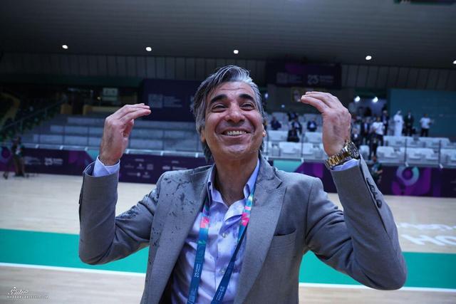 وحید شمسایی نامزد بهترین مربی سال جهان شد