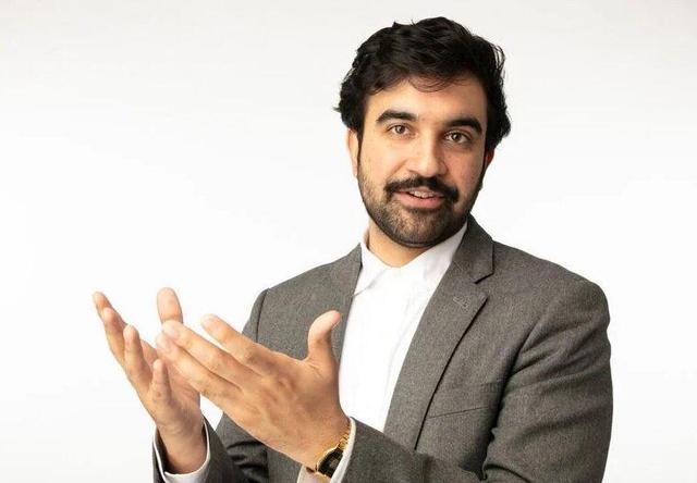 شهردار سابق خود را به عنوان شهردار جدید جا زد! + عکس