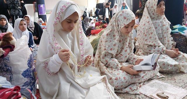اعتکاف دانش آموزان جاجرمی در مساجد