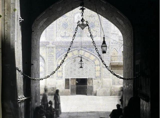 بهترین کتاب در مورد امام علی (ع) از نظر علامه امینی