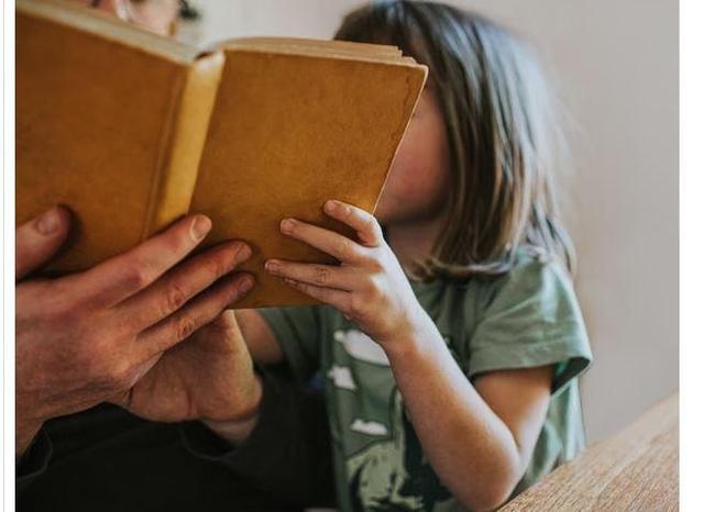 والدین در سال ۲۰۲۵ چگونه بچه‌ها را پای کتاب نگه داشتند؟